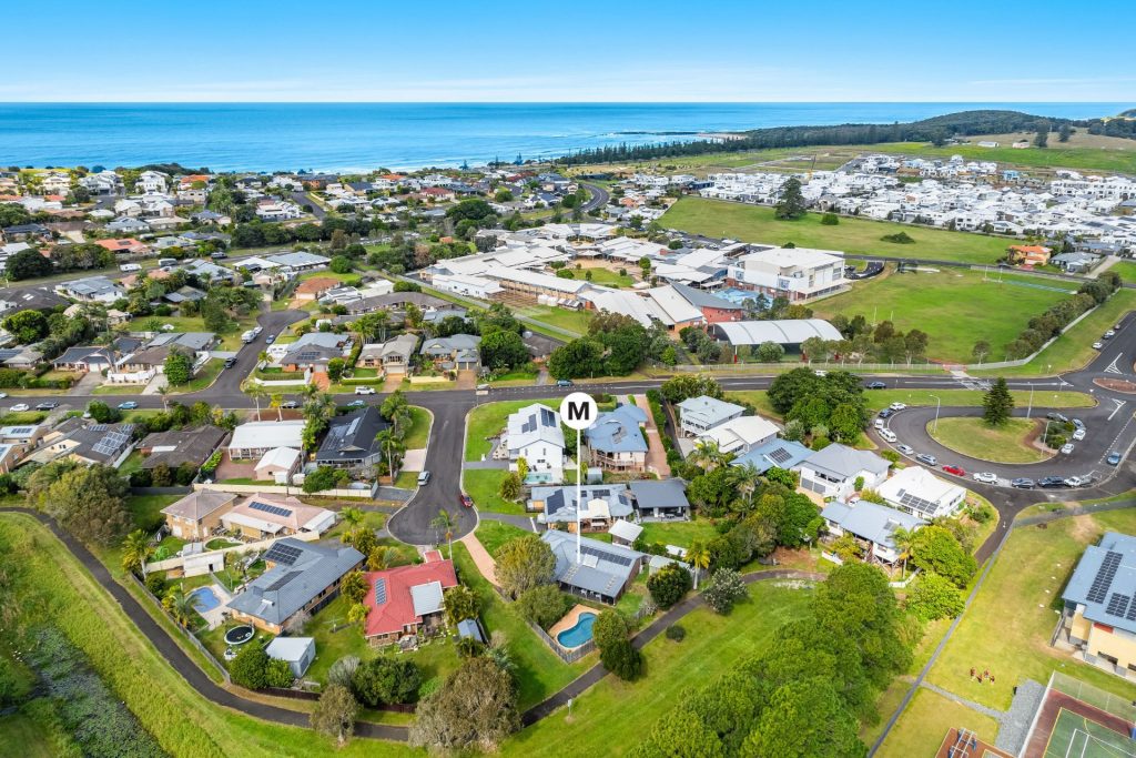 5 Verna Close, Skennars Head NSW 2478 - photo 2