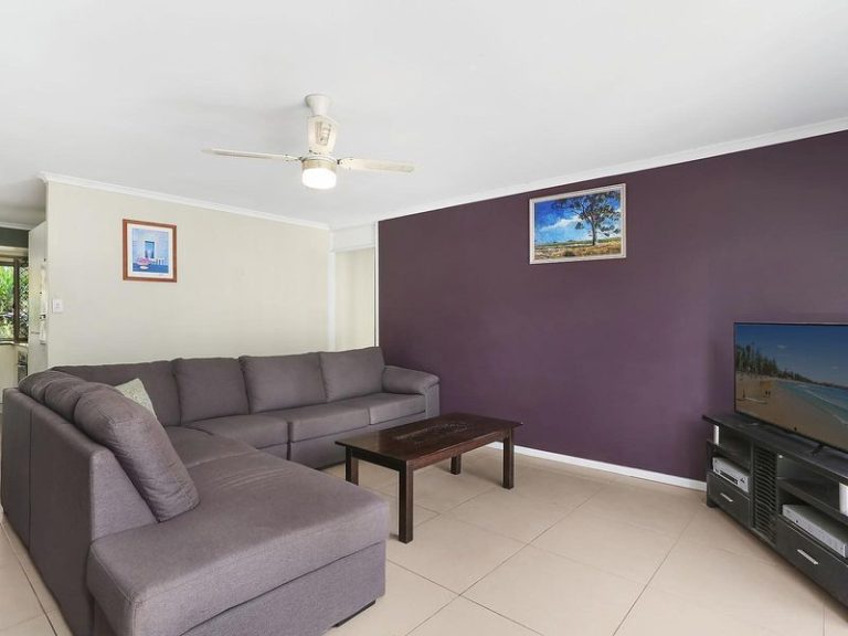 22 Balsa Street, ELANORA QLD 4221 - photo 4