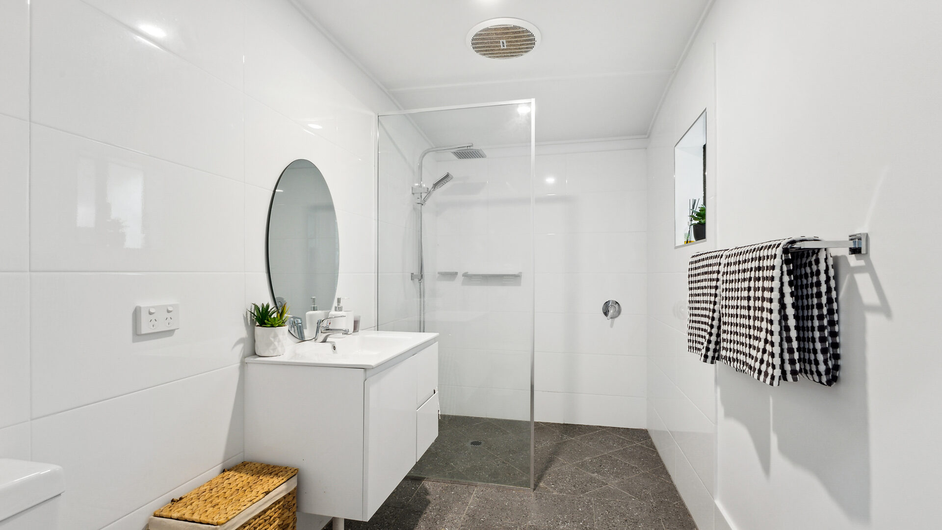 Sold - 100 Baraang Drive - New Property in Broadwater - Real Estate by Adam & Maxine Gaiter