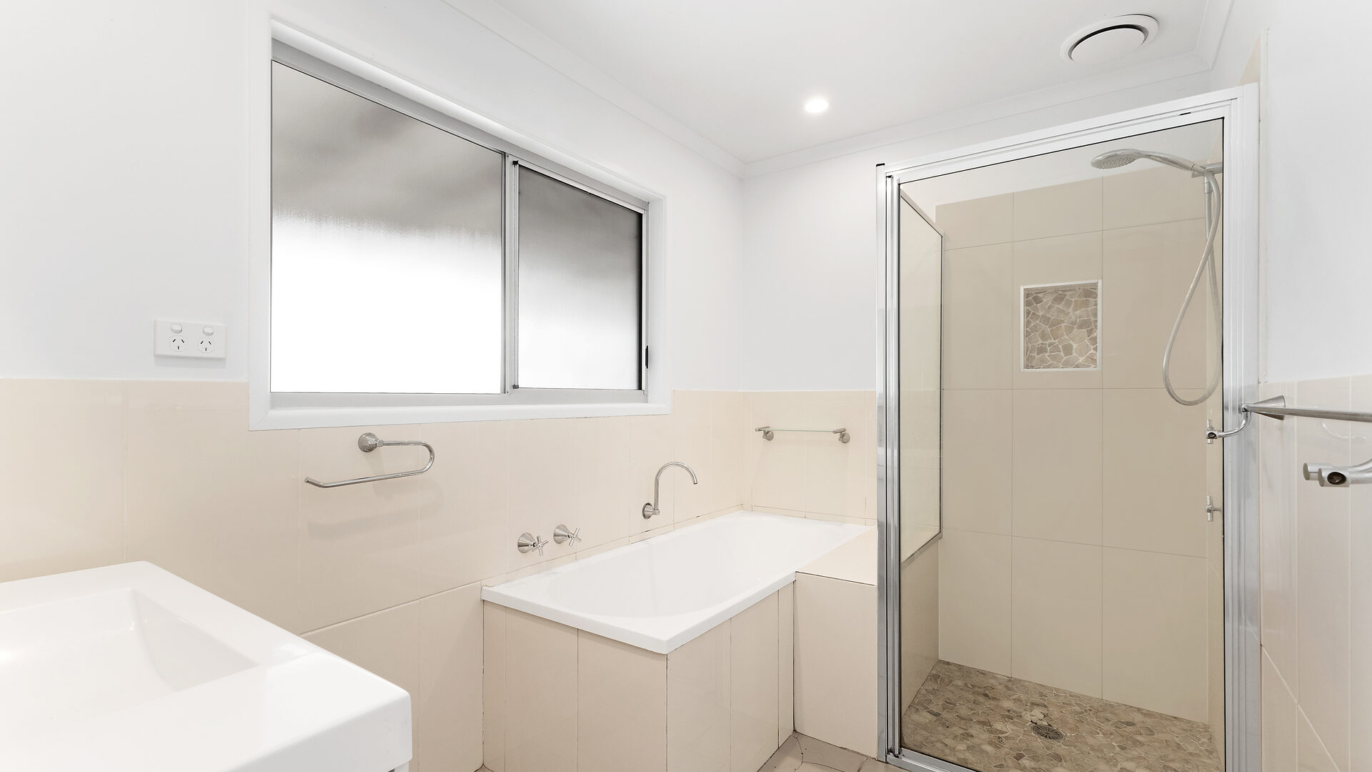 Sold - 11 Hills Road - New Property in Rileys Hill - Real Estate by Adam & Maxine Gaiter