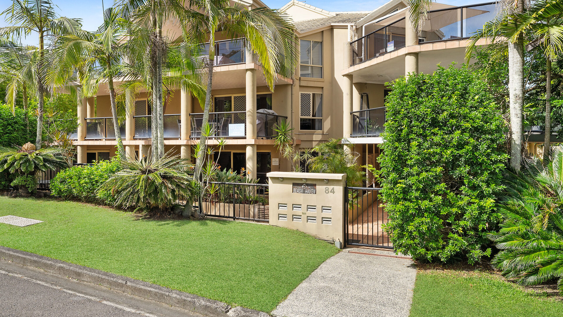 Sold - 4/84 Lawson Street - New Property in Byron Bay - Real Estate by Ollie Charkos