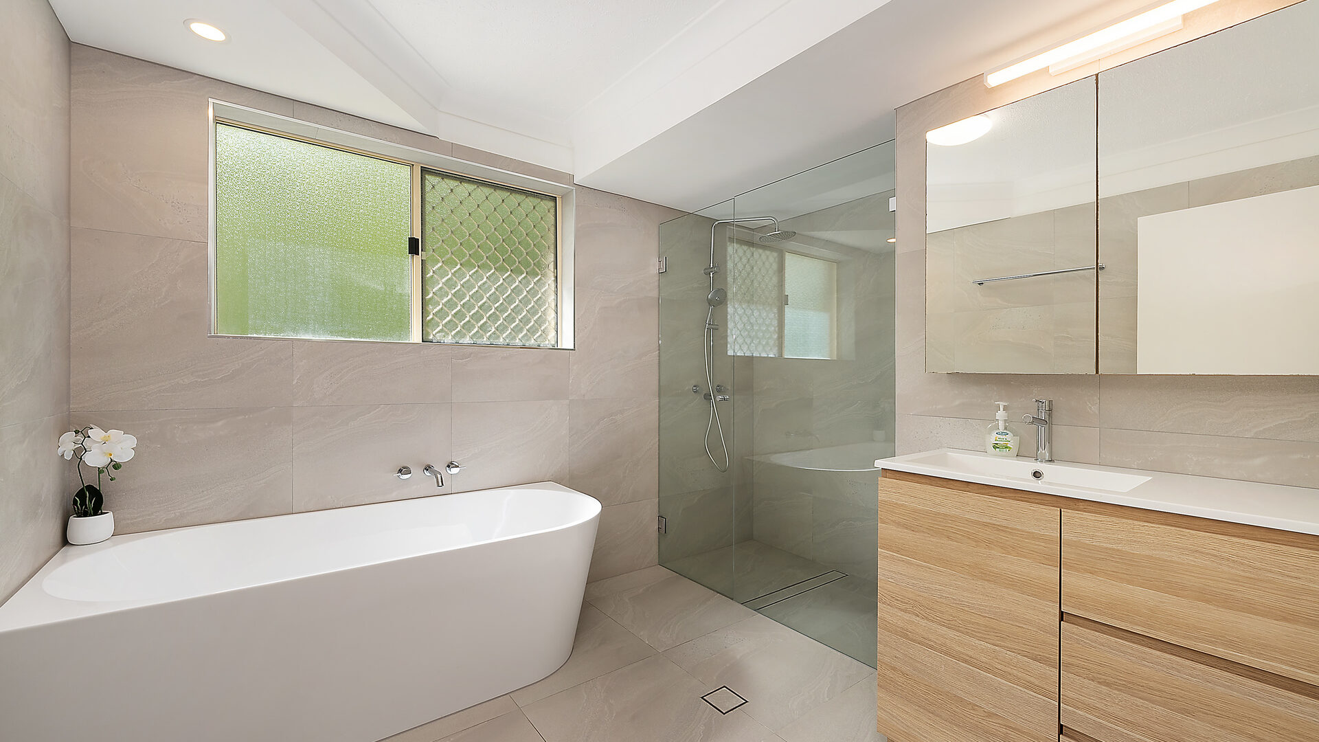 Sold - 4/84 Lawson Street - New Property in Byron Bay - Real Estate by Ollie Charkos