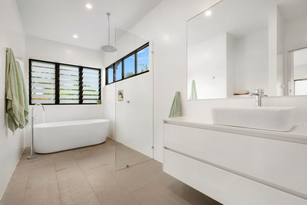 Sold - 5 Honeysuckle Drive - New Property in Suffolk Park - Real Estate by Ian Daniels