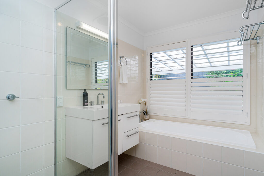 Sold - 31 Bottlebrush Crescent - New Property in Suffolk Park - Real Estate by Ian Daniels