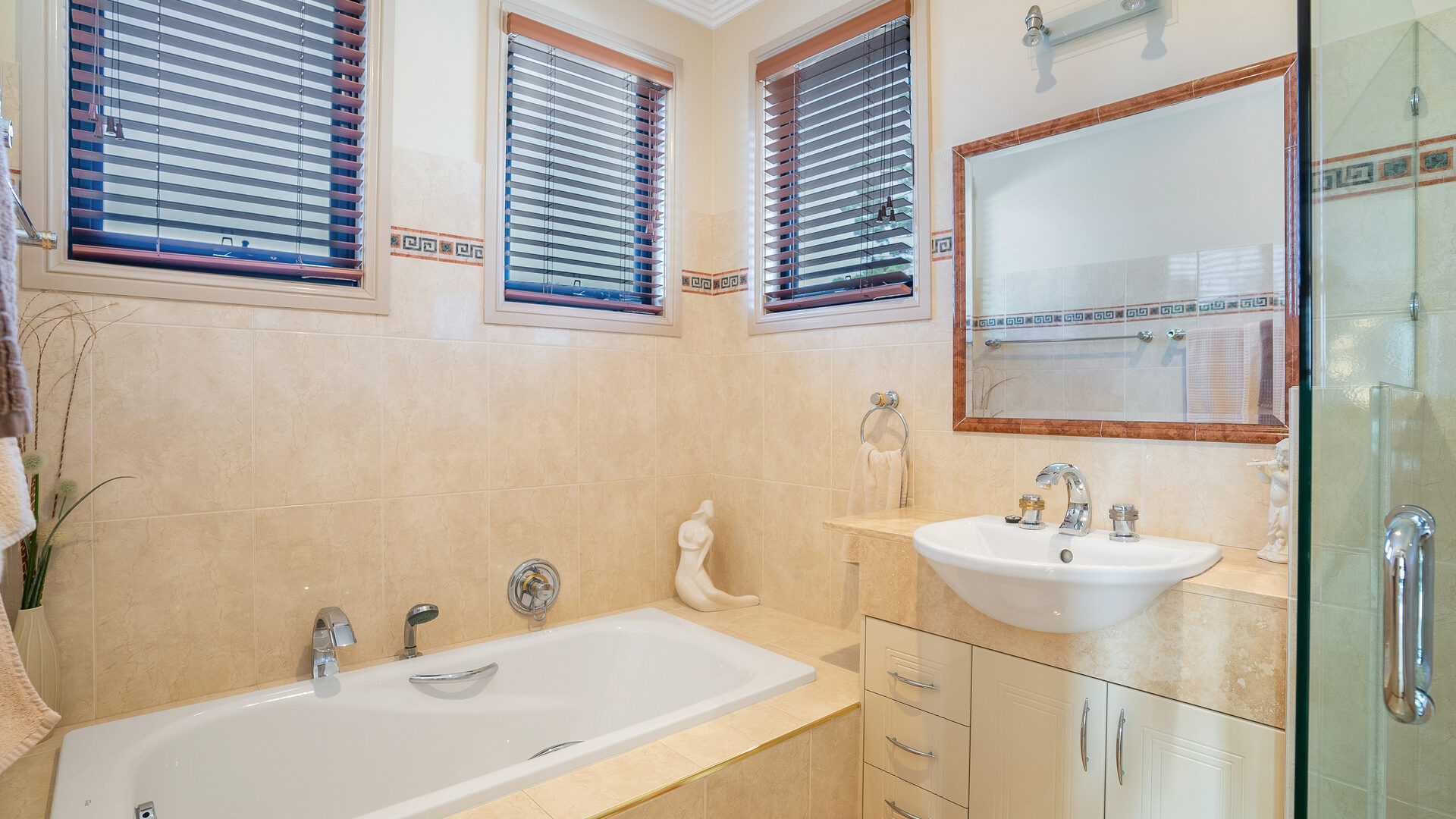 Sold - 3 Hoop Pine Lane - New Property in Suffolk Park - Real Estate by Nick Dunn