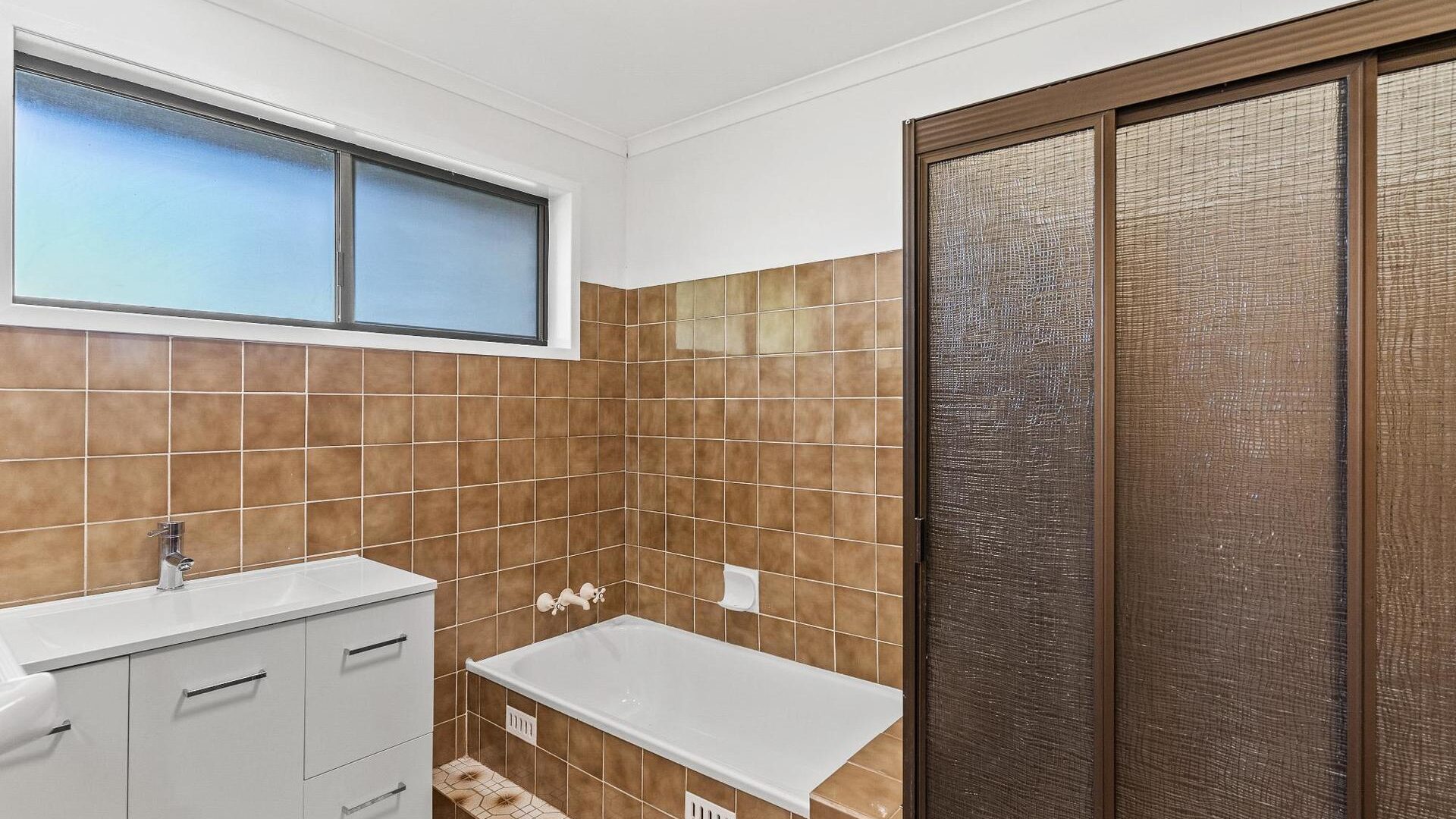 Sold - 609 Fernleigh Road - New Property in Fernleigh - Real Estate by Adriano Talone