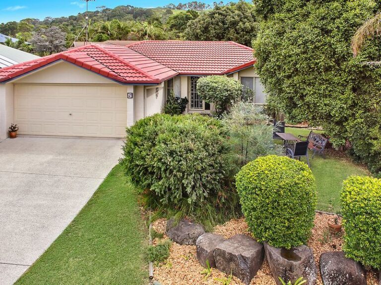 Sold - 5 Mahr Place - New Property in SUFFOLK PARK - Real Estate by Ollie Charkos
