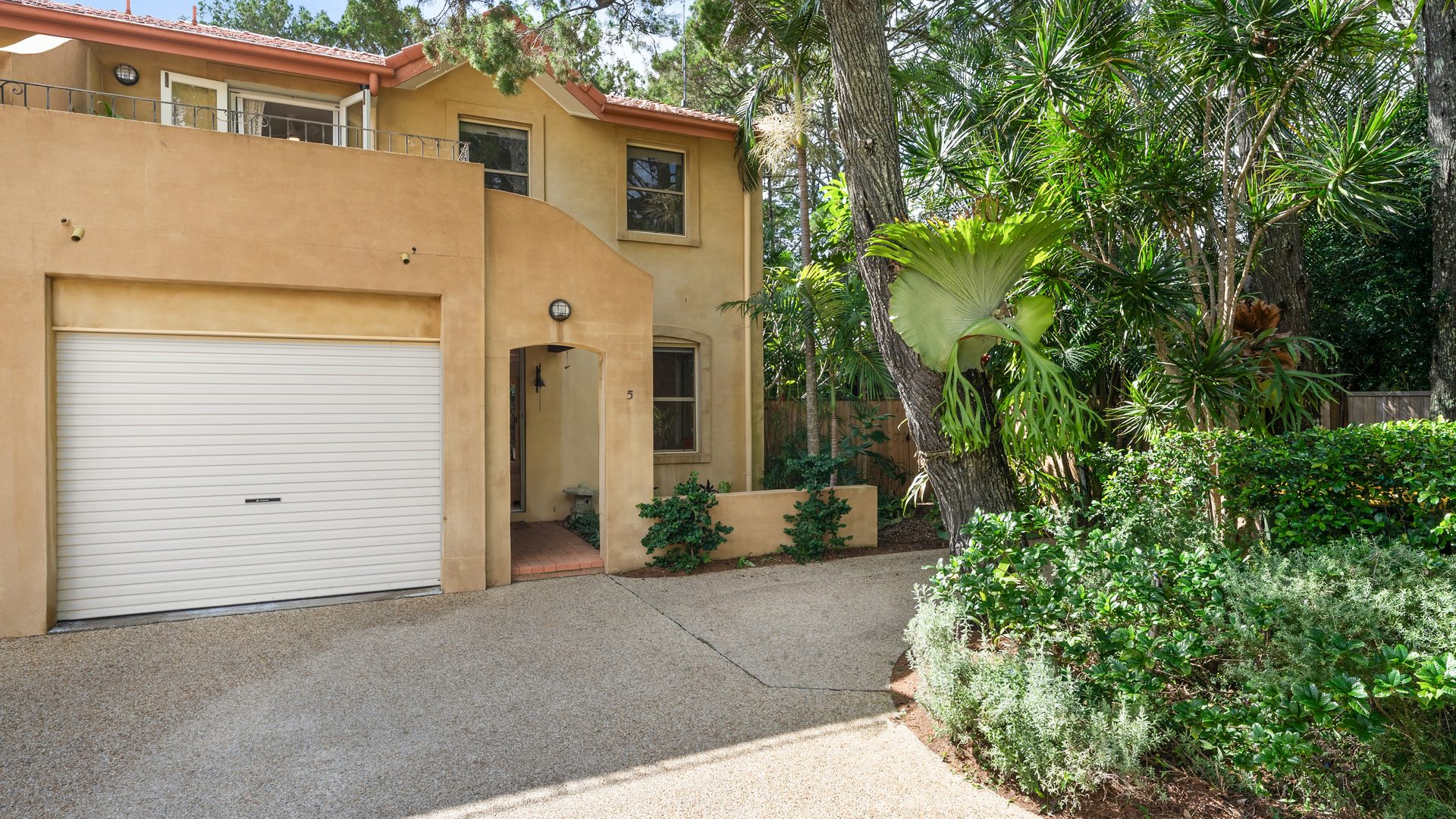 Sold - 5/7 Oceanside Place - New Property in Suffolk Park - Real Estate by Ollie Charkos