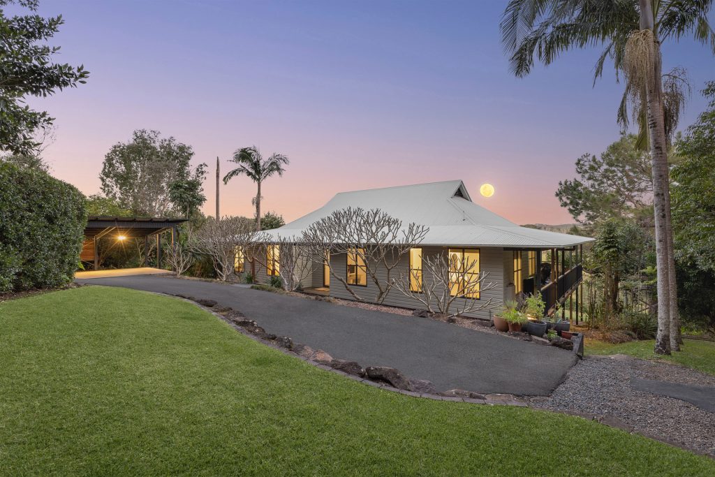 For Sale - 16 Rainforest Drive - New Property in Eltham - Real Estate by Bill Johnston